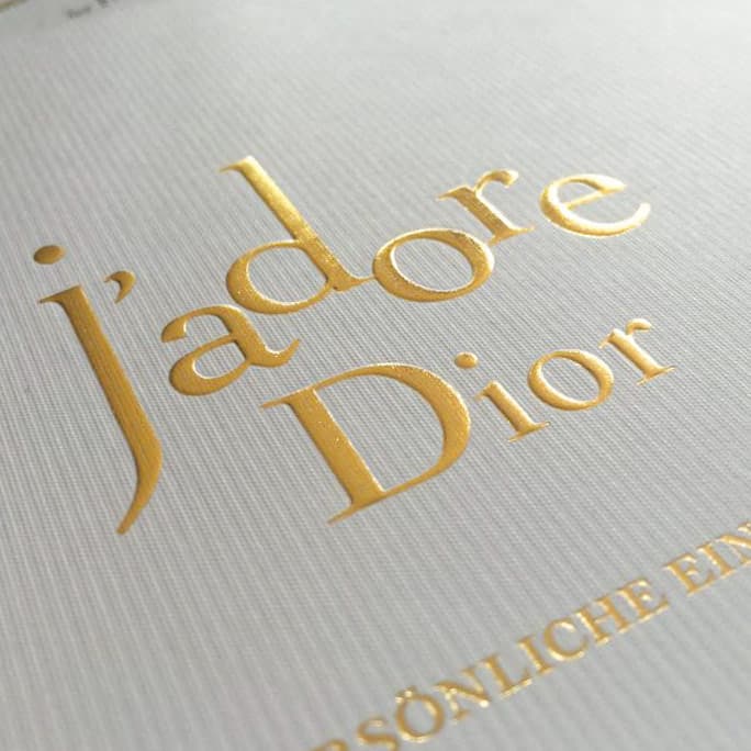 Gaufrage en or Dior